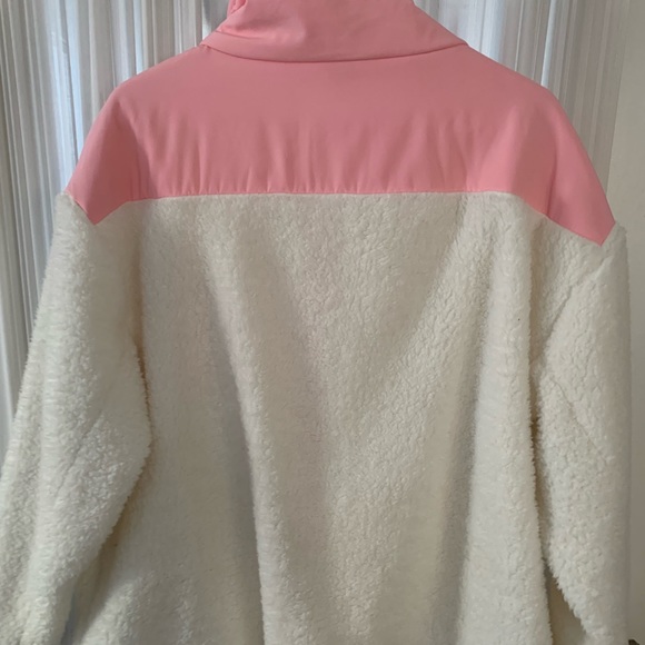 Pink and white fleece jacket, large. With zip up pockets. - Picture 3 of 3